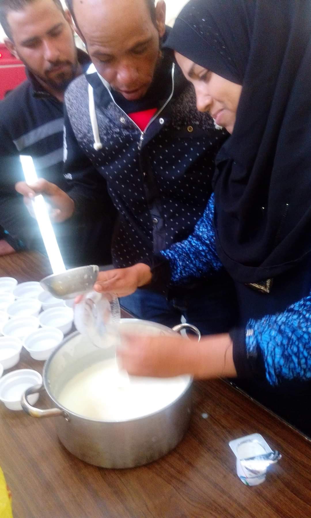 تدريب سيدات قرية المنيرة بالوادى الجديد على صناعة منتجات الألبان (1)
