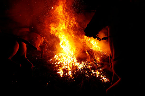 النيران تهيمن على المهرجان السنوى فى إسبانيا