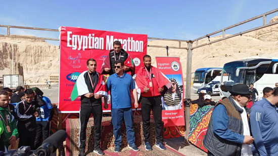 عداؤون الأردن واليابان ومصر يتصدرون مسابقات ماراثون مصر الدولي (10)