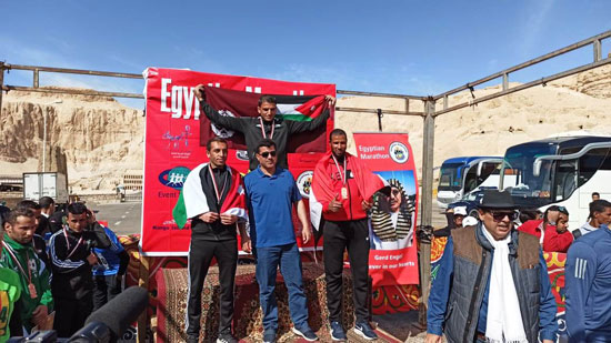 عداؤون الأردن واليابان ومصر يتصدرون مسابقات ماراثون مصر الدولي (11)