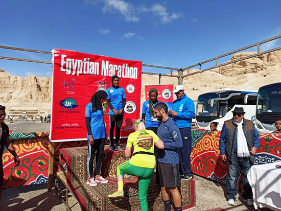 عداؤون الأردن واليابان ومصر يتصدرون مسابقات ماراثون مصر الدولي (7)
