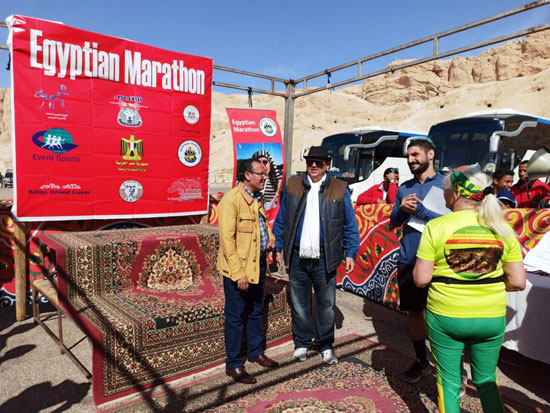 عداؤون الأردن واليابان ومصر يتصدرون مسابقات ماراثون مصر الدولي (3)