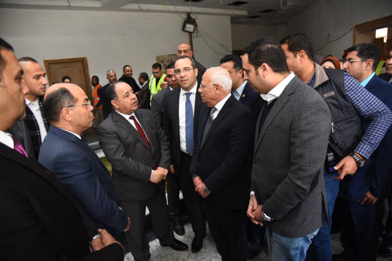 وزير المالية ومحافظ بورسعيد يتفقدان انشاء مبنى المديرية المالية (5)