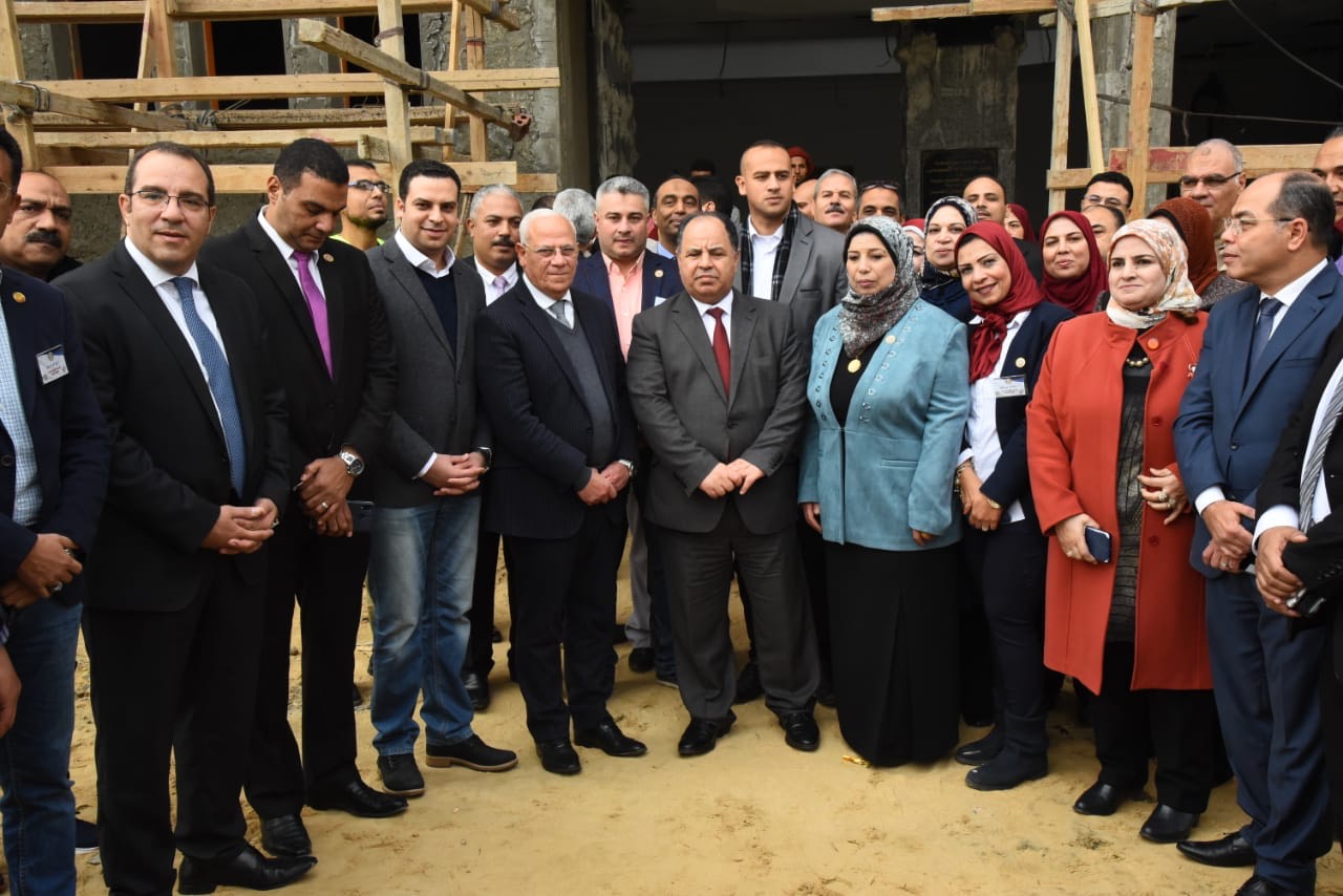 وزير المالية ومحافظ بورسعيد يتفقدان انشاء مبنى المديرية المالية (3)