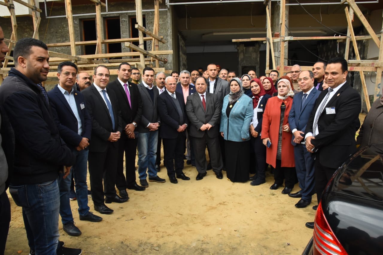 وزير المالية ومحافظ بورسعيد يتفقدان انشاء مبنى المديرية المالية (2)
