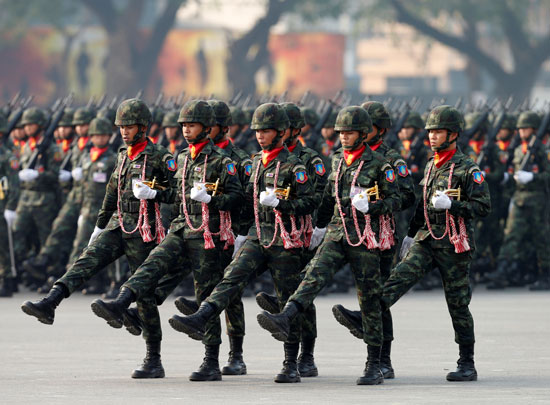 الاستعراض العسكرى بتايلاند