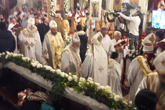 البابا تواضروس يترأس صلاة قداس عيد الغطاس (8)