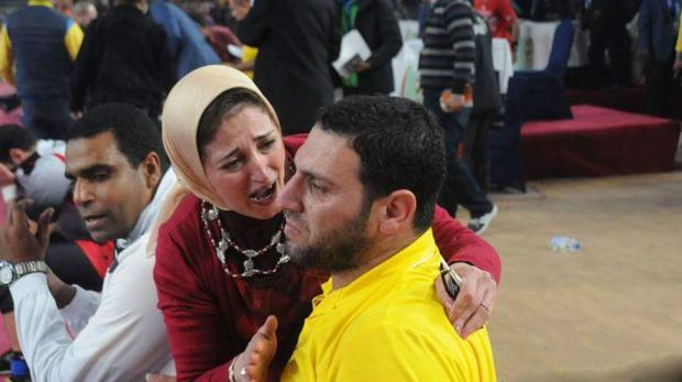 مروان رجب مدرب منتخب اليد السابق وزوجته