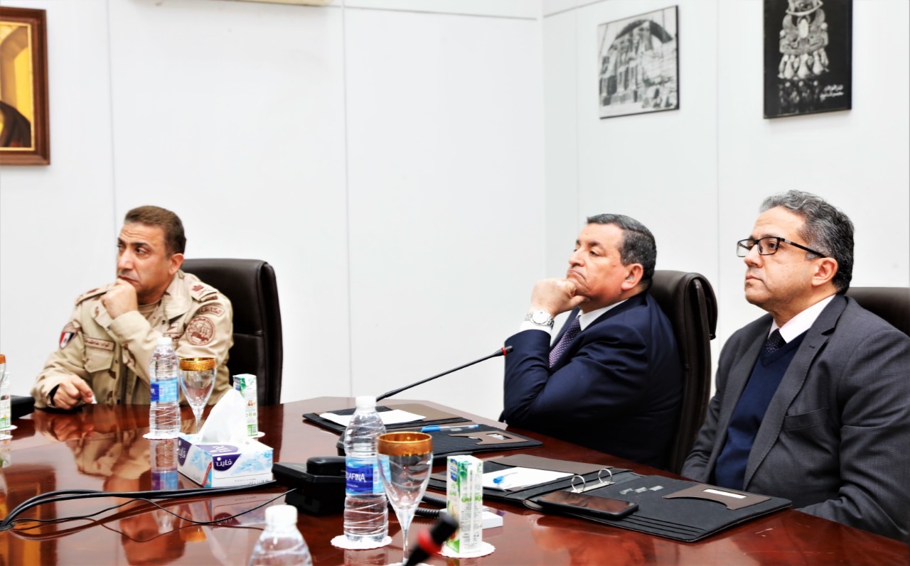 اجتماع الدكتور خالد العناني وزير السياحة والآثار و أسامة هيكل وزير الدولة للإعلام (1)