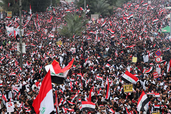 آلاف المتظاهرين فى شوارع بغداد