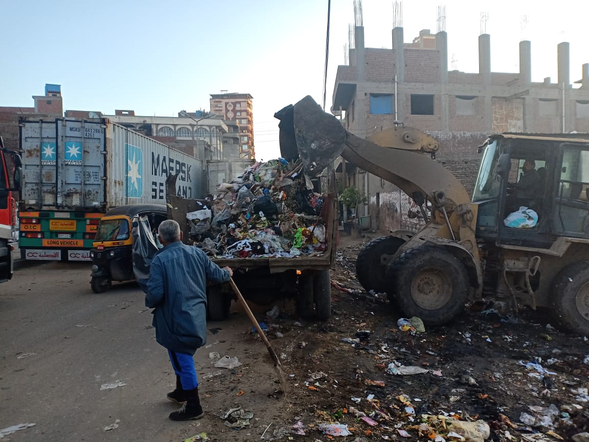  حملات نظافة موسعة بشوارع المحلة (6)