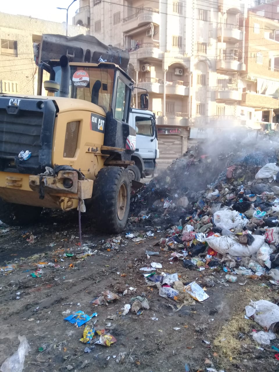 حملات نظافة موسعة بشوارع المحلة (8)