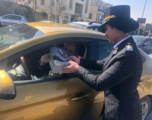 توزيع الهدايا