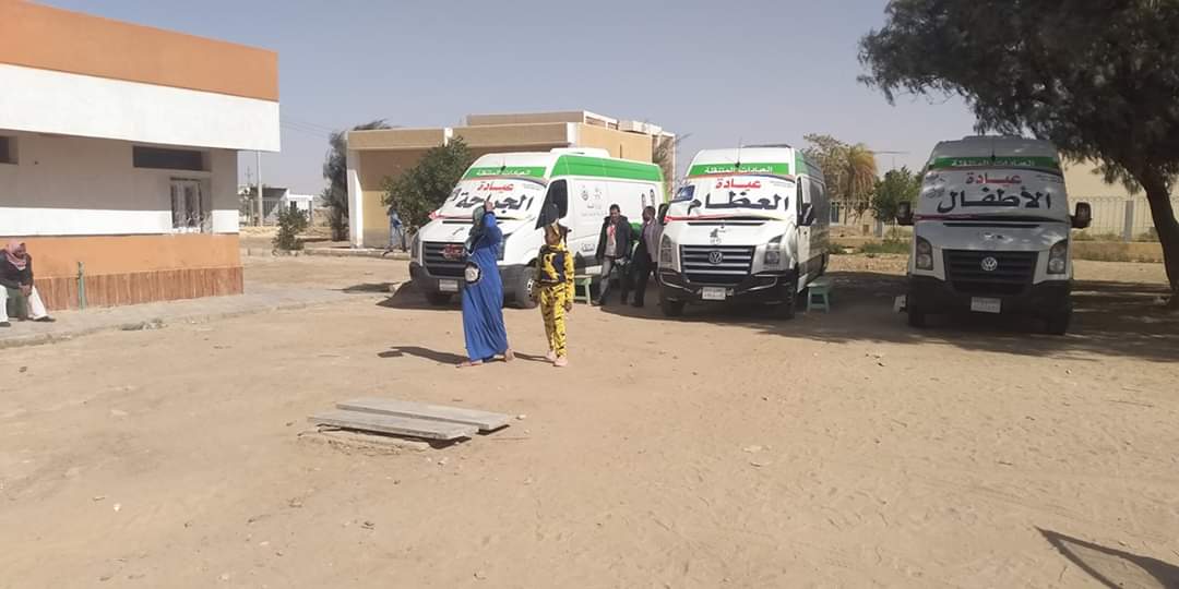 الكشف على المواطنين بالقافلة الطبية بقرية بغداد  (5)