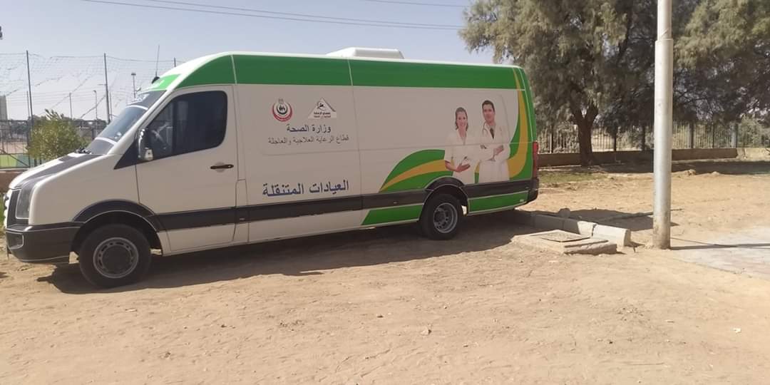 الكشف على المواطنين بالقافلة الطبية بقرية بغداد  (1)