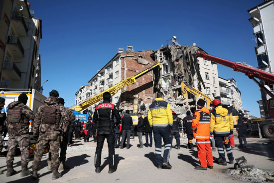 زلزال قوى يهز شرق تركيا (4)