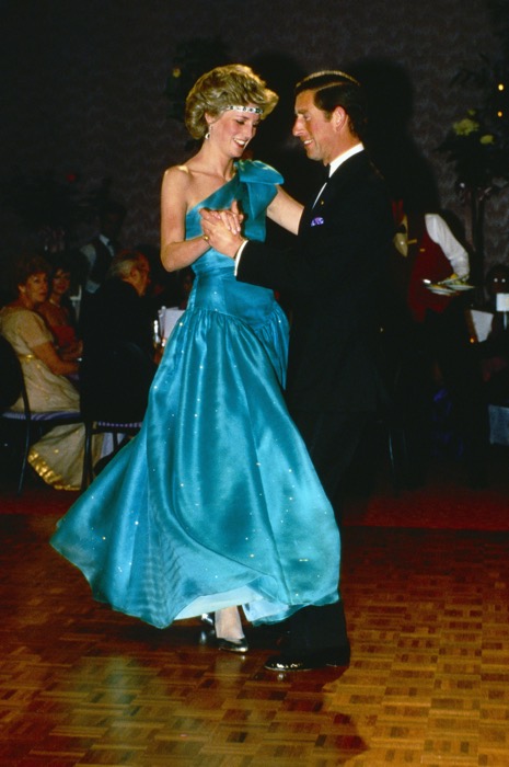 ديانا ترقص مع تشارلز