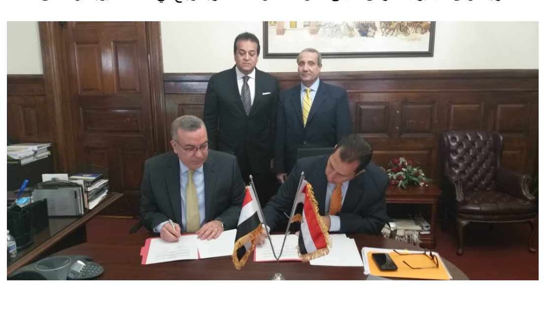 توقيع عقد ترميم المكتب الثقافي (1)