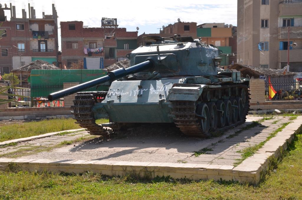 محافظ الإسماعيلية يقرر تطوير متحف دبابات أبوعطوة  (4)