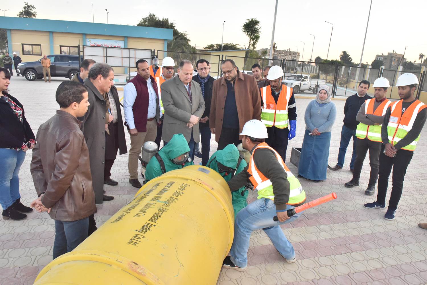 تفقد محطة مياه نزلة عبد اللاه ومركز السلامة والصحة المهنية والمعمل المركزي (8)