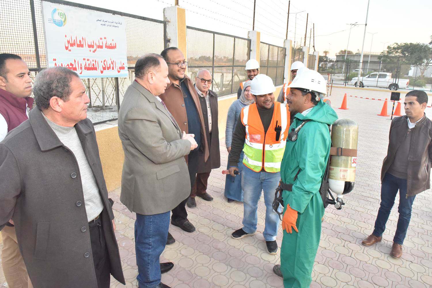 تفقد محطة مياه نزلة عبد اللاه ومركز السلامة والصحة المهنية والمعمل المركزي (5)