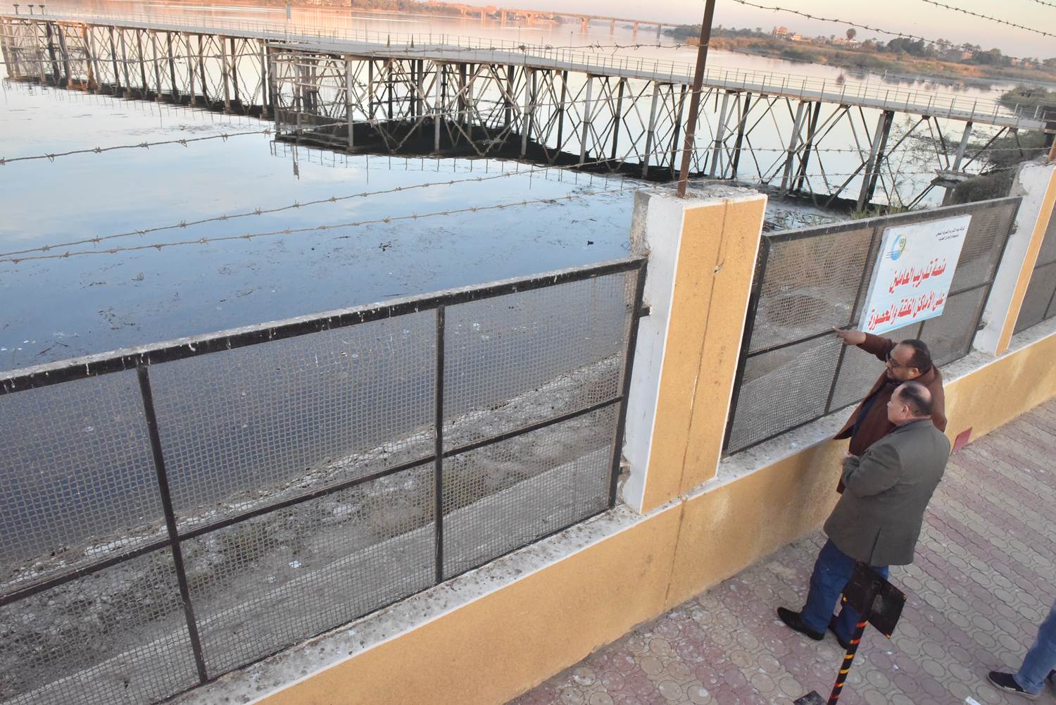 تفقد محطة مياه نزلة عبد اللاه ومركز السلامة والصحة المهنية والمعمل المركزي (4)