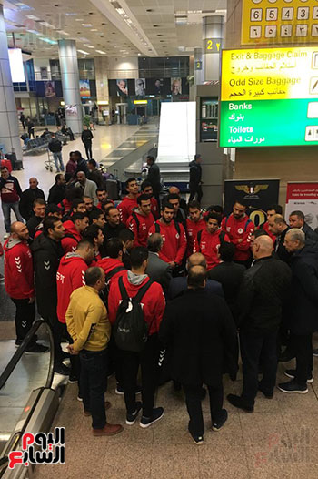 وصول بعثة منتخب كرة اليد لمطار القاهرة بعد التتويج ببطولة افريقيا (13)