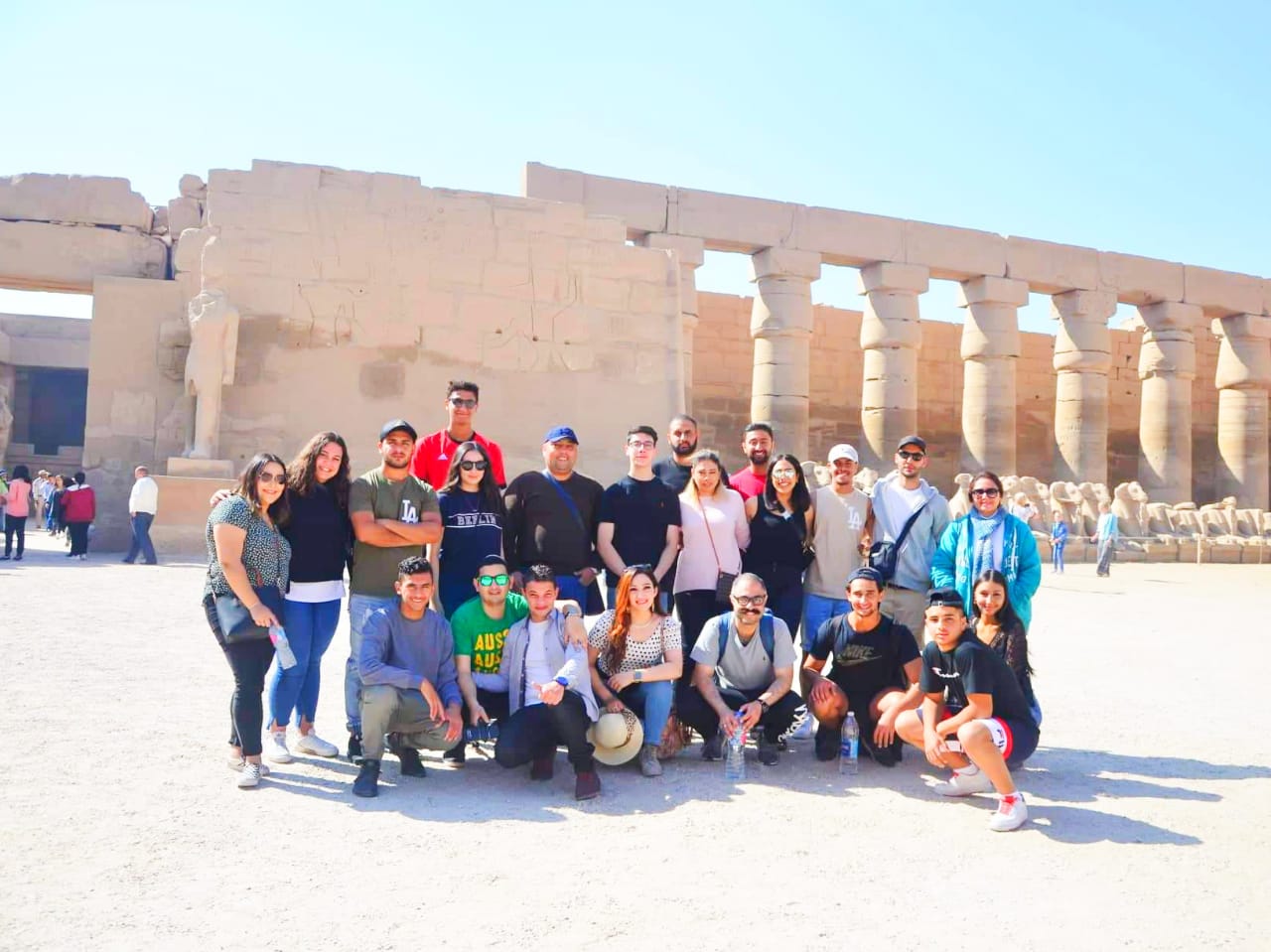 وفد شبابي من أبناء المصريين بالخارج يزور مدينة الأقصر ويشاهد أبرز معالمها الأثرية (1)
