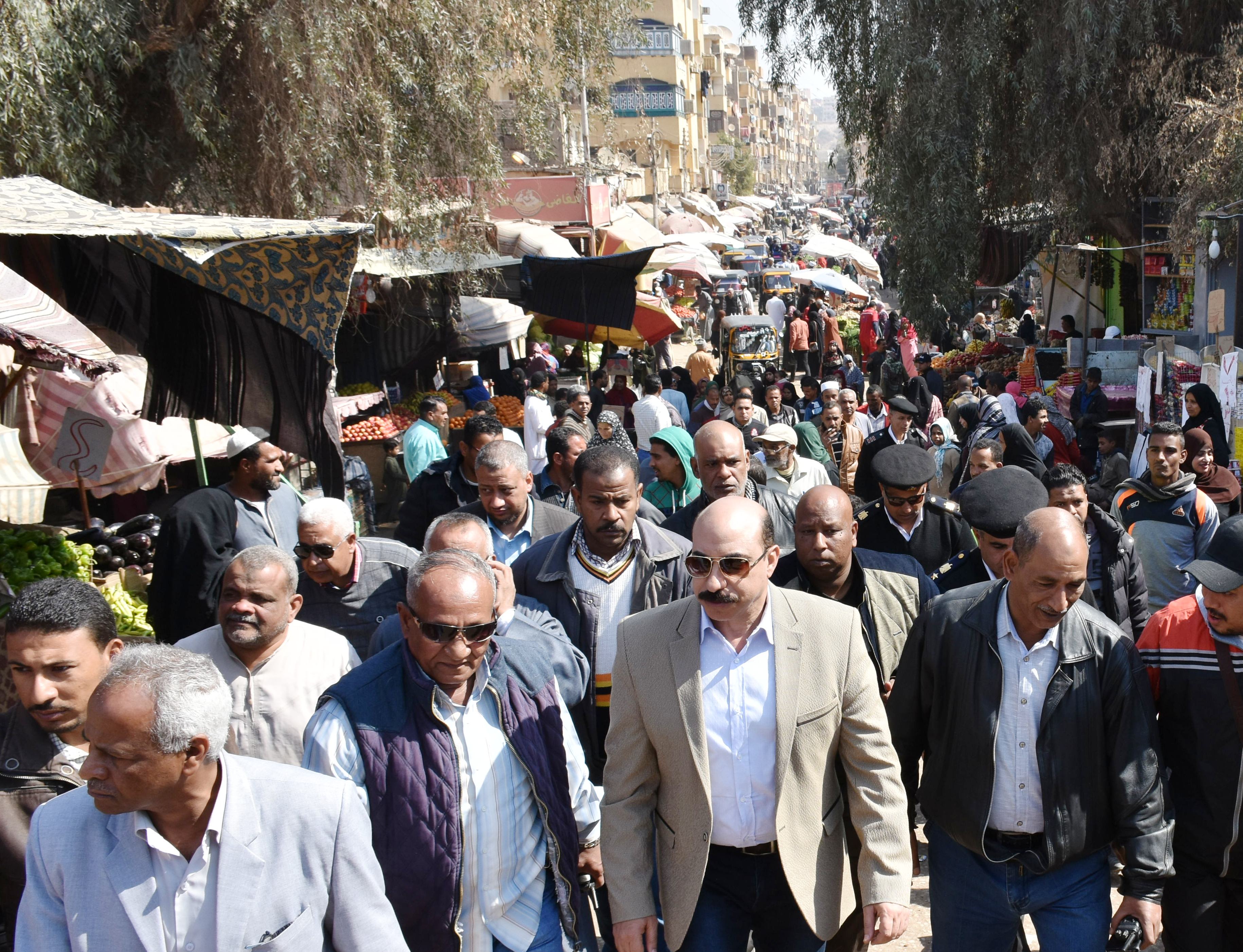 جولة ميدانية شملت العديد من المناطق السكنية والشوارع الرئيسية لمحافظ أسوان (7)