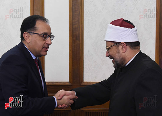 الدكتور محمد مختار جمعه مع رئيس الوزراء