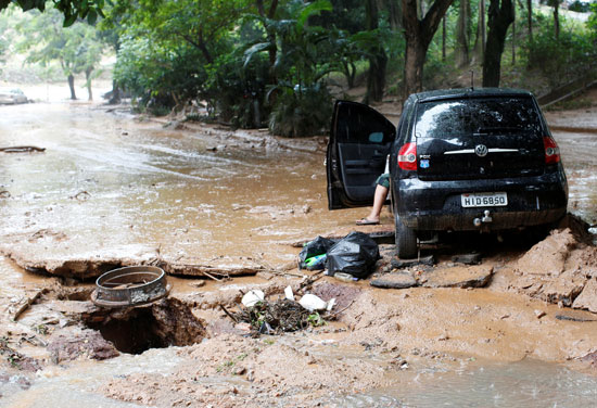 أثار الفيضانات فى البرازيل