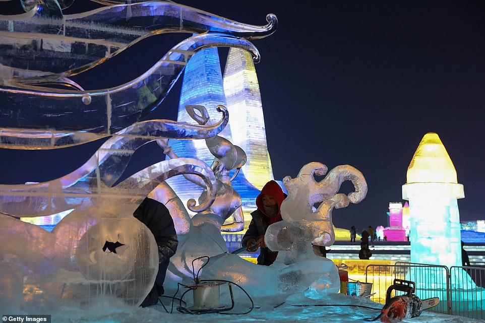 أكبر مهرجان لمنحوتات الجليد فى الصين  (4)