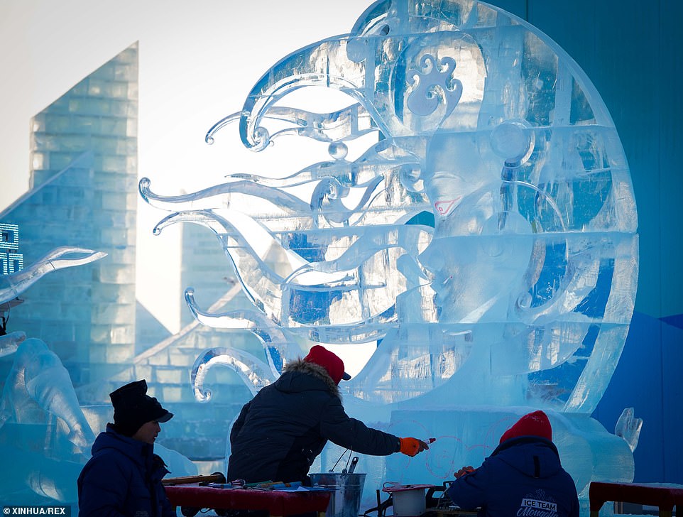 أكبر مهرجان لمنحوتات الجليد فى الصين  (20)