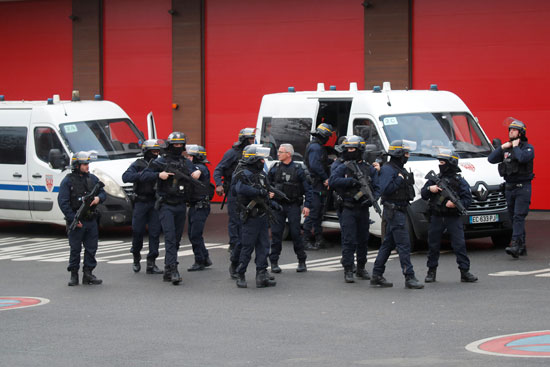 الشرطة الفرنسية تنتشر موقع الهجوم