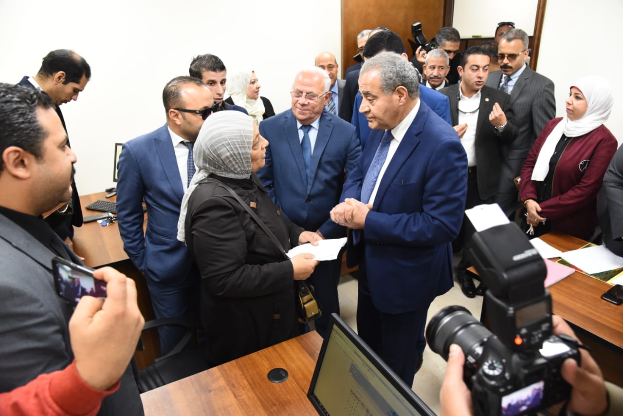 محافظ بورسعيد ووزير التموين يفتتحان الفرع الجديد لجهاز حماية المستهلك (3)