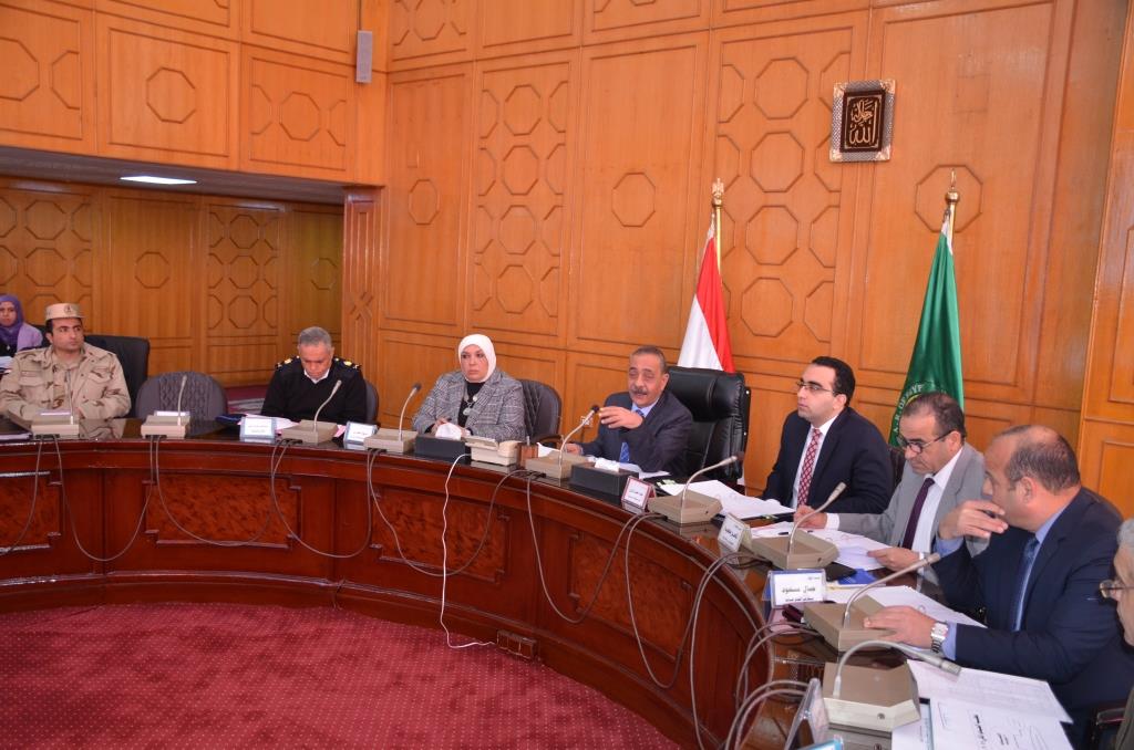 جلسة الاجتماع الدورى للمجلس التنفيذى لمحافظة. الإسماعيليةJPG (1)