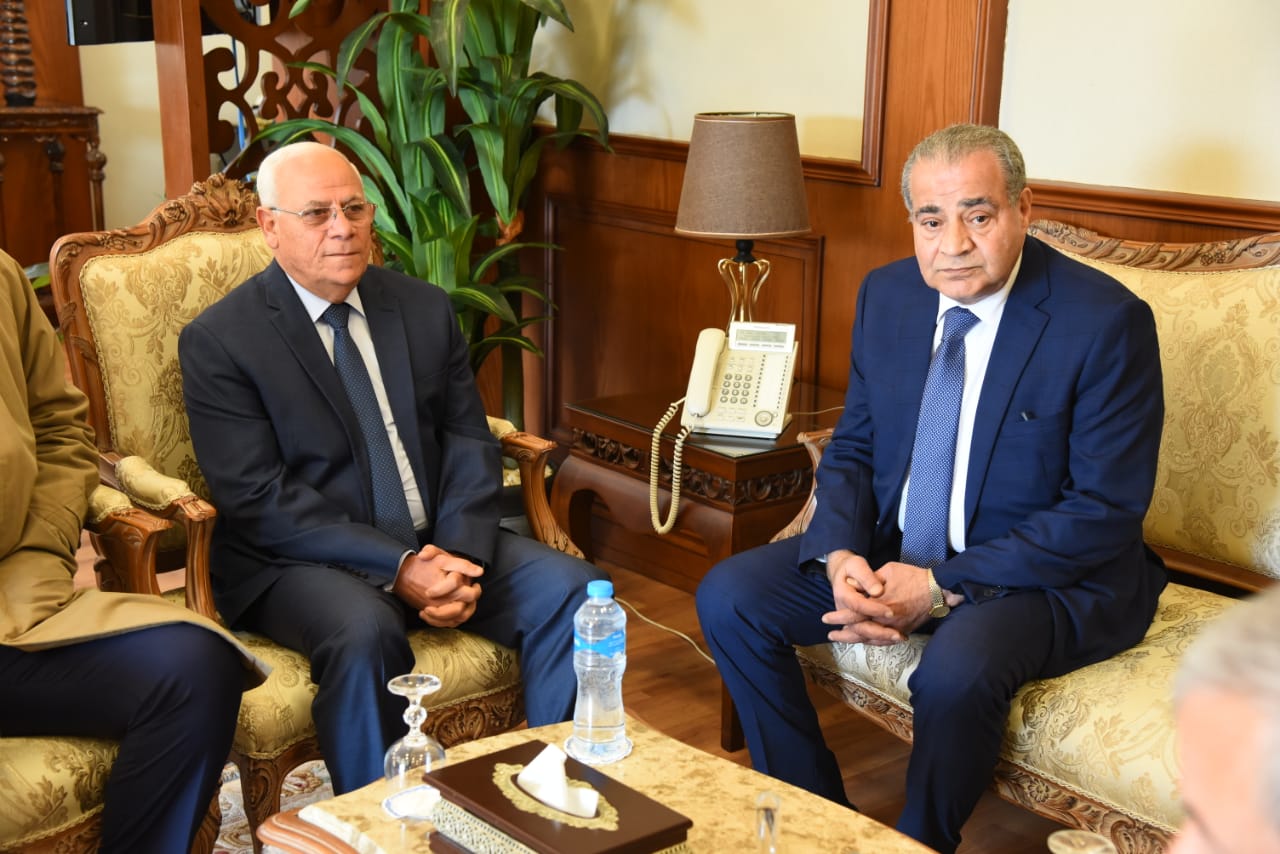 محافظ بورسعيد يستقبل وزير التموين لافتتاح وتفقد عدد من المشروعات (3)