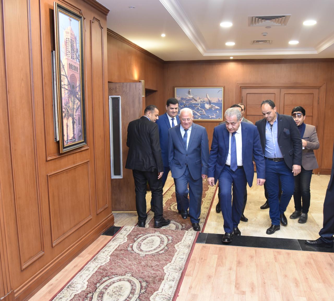 محافظ بورسعيد يستقبل وزير التموين لافتتاح وتفقد عدد من المشروعات (5)