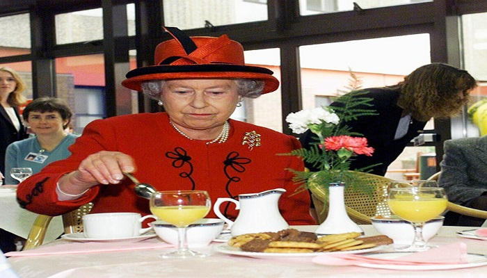الملكة إليزابيث لا تتناول اللحوم النيئة