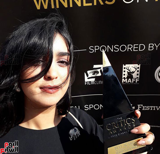مريم-الفرجانى-تحصل-على-جائزة-النقاد-العرب