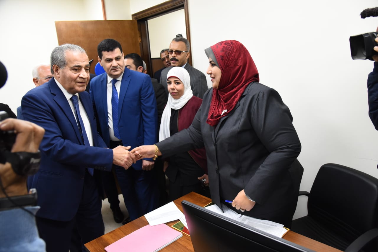 محافظ بورسعيد ووزير التموين يفتتحان الفرع الجديد لجهاز حماية المستهلك (5)