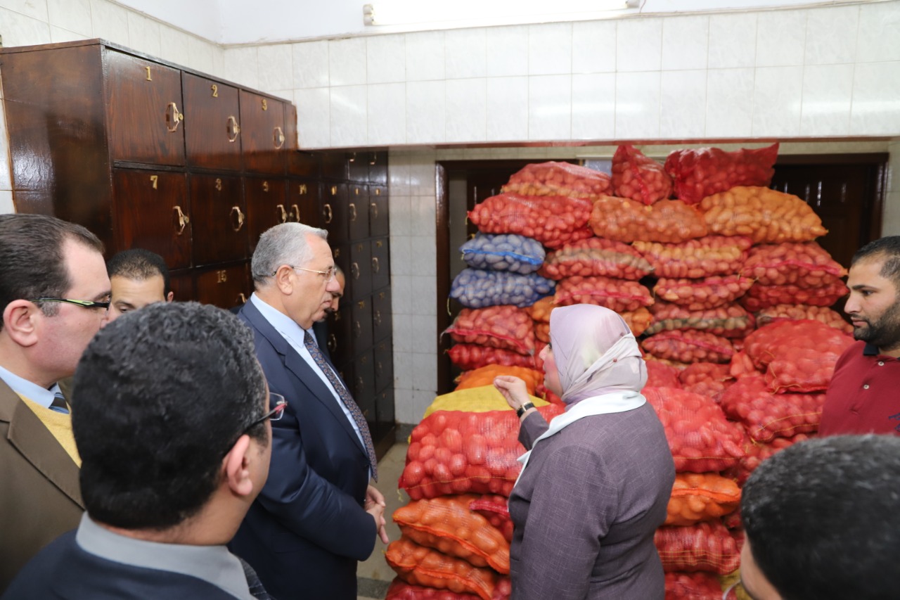 وزير الزراعة يفتتح  وحدة رصد البطاطس  (13)