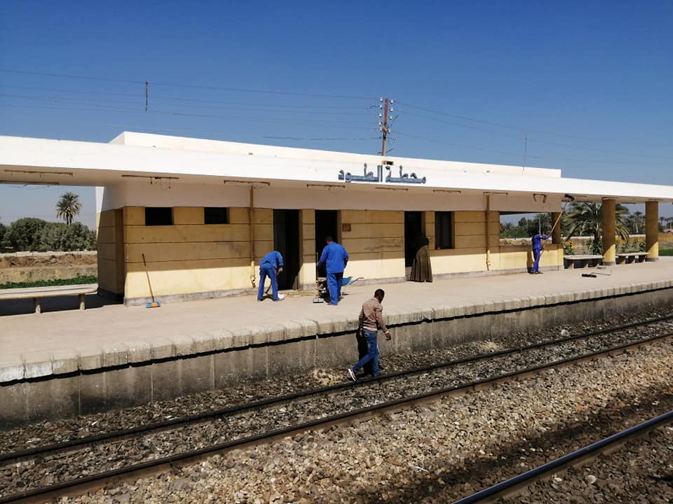 شاهد إستعداد وتجهيز محطة سكك حديد الطود لإستقبال أول وفد لـقطار الشباب (3)