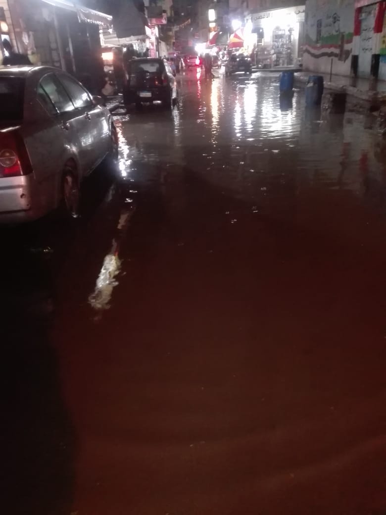 مياه الامطار بالشوارع الجانبية