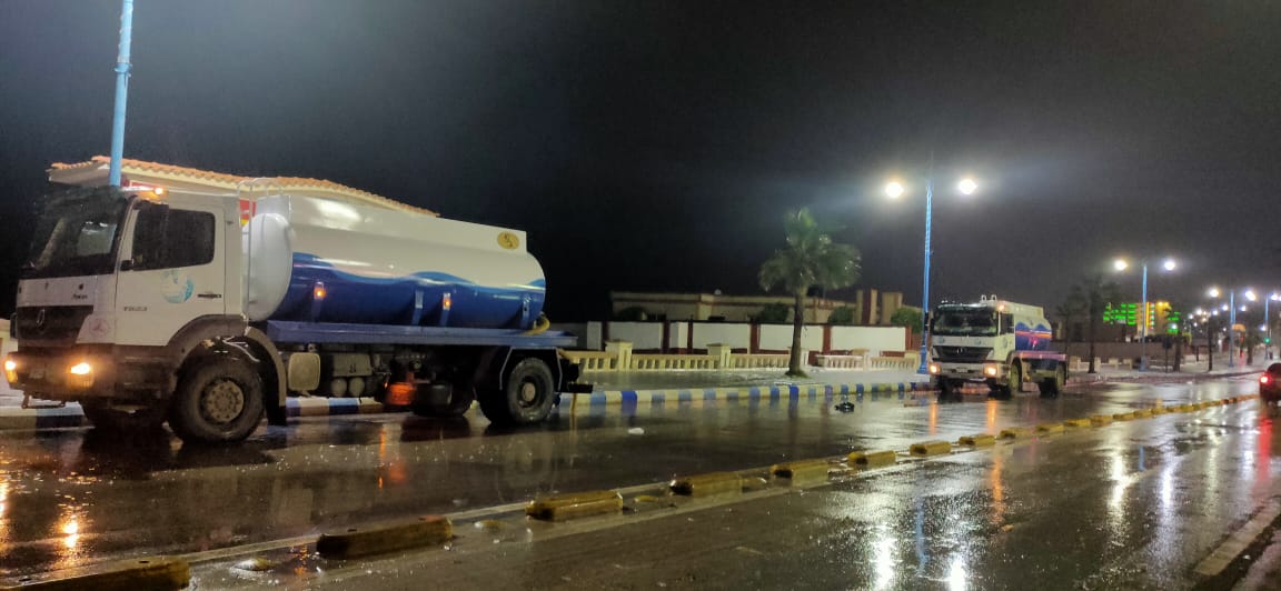 إزالة تجمعات مياه الأمطار من الشوارع (1)