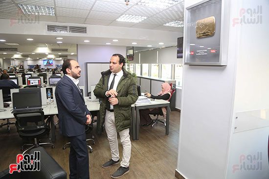 الدكتور أمير نبيل رئيس جهاز حماية المنافسة خلال زيارته اليوم السابع (20)