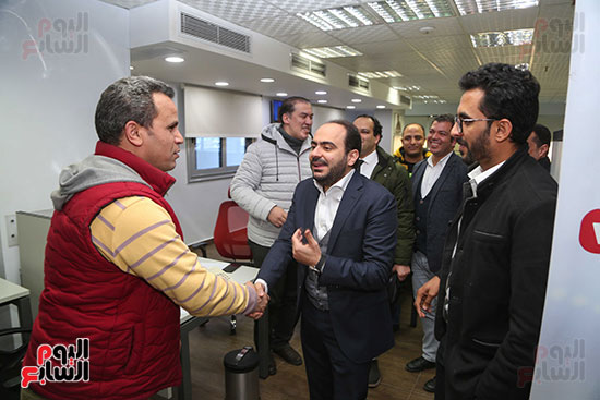 الدكتور أمير نبيل رئيس جهاز حماية المنافسة خلال زيارته اليوم السابع (15)