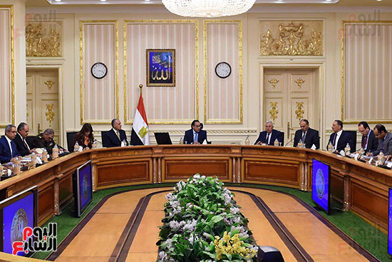 مصطفى مدبولى رئيس مجلس الوزراء يُتابع نتائج أعمال اللجنة المختصة (2)