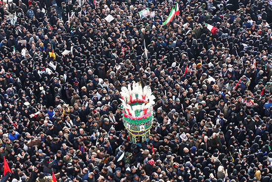 حشود تودع سليمانى والمهدى فى إيران