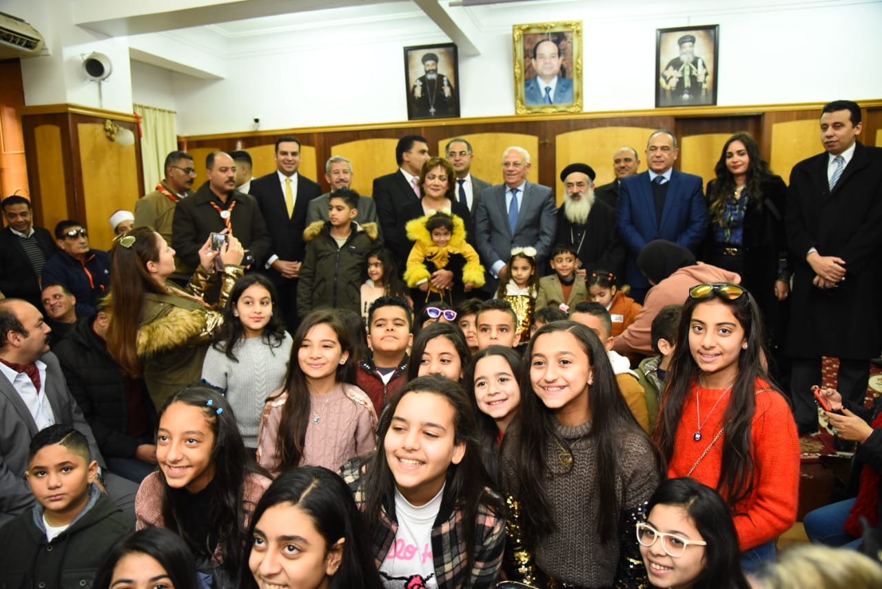 محافظ بورسعيد يشهد احتفال كنيسة مارى جرجس ببورفؤاد بعيد الميلاد المجيد  (2)